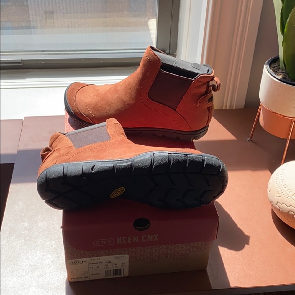 Women Keen Size 9 Booties